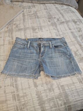 MELBY Nicole Light Wash Frayed Hem Denim Shorts W28